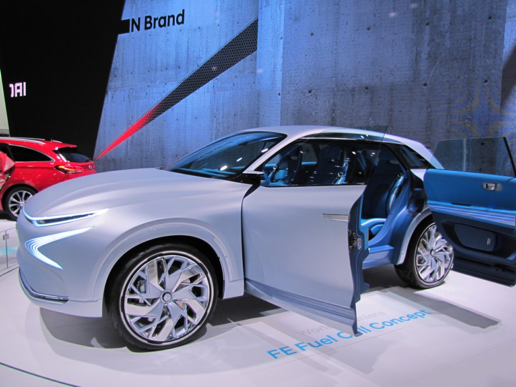 hyundaifefuelcellconcept30.jpg