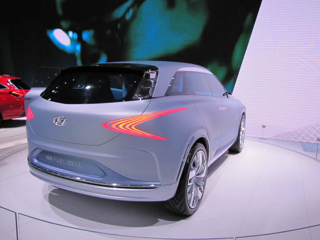 hyundaifefuelcellconcept56.jpg
