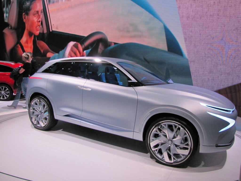 hyundaifefuelcellconcept6.jpg