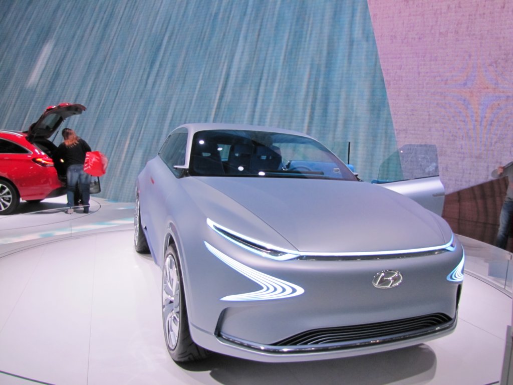 hyundaifefuelcellconcept65.jpg