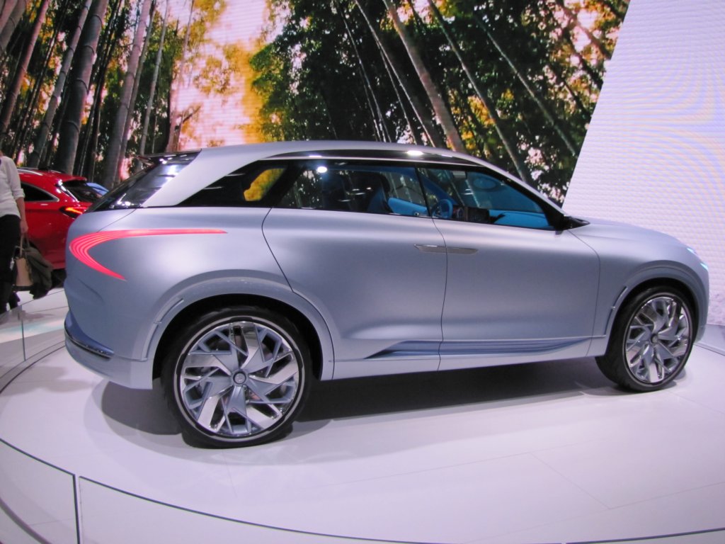 hyundaifefuelcellconcept67.jpg