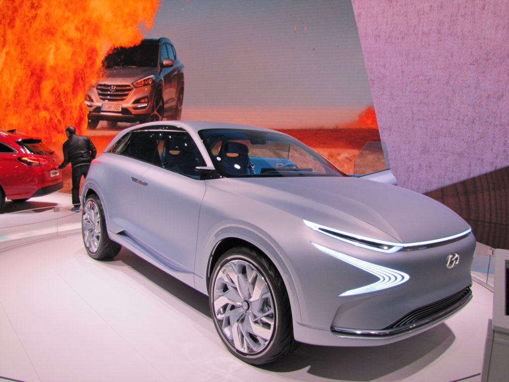 hyundaifefuelcellconcept69.jpg