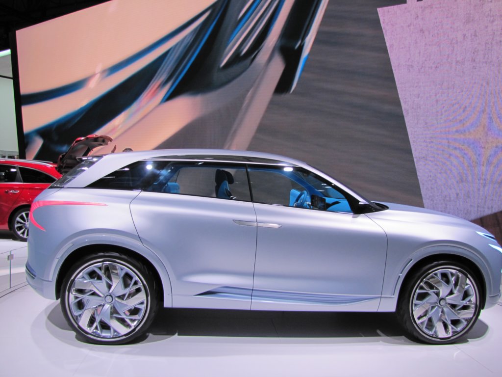 hyundaifefuelcellconcept70.jpg