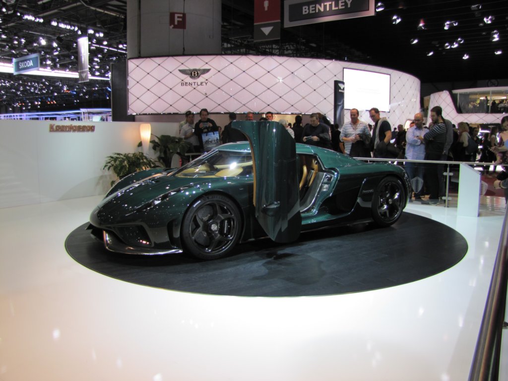 koenigseggregera10.jpg