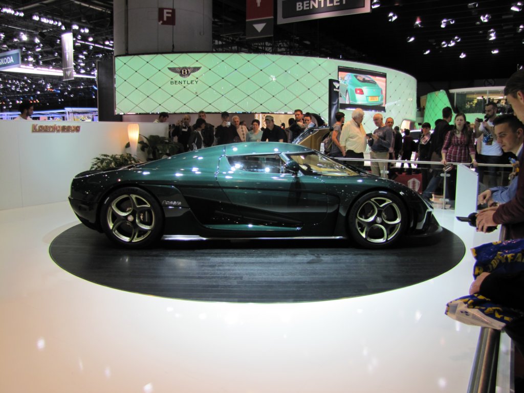koenigseggregera46.jpg