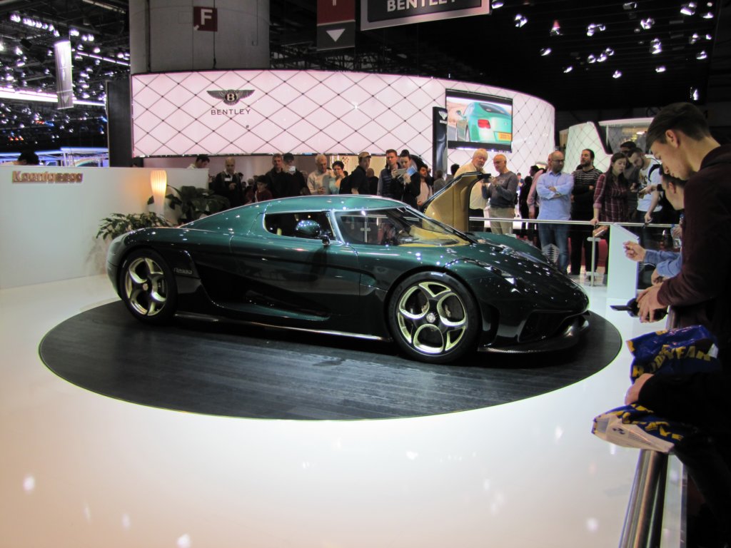 koenigseggregera49.jpg