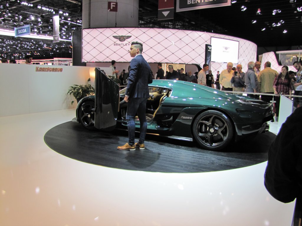 koenigseggregera58.jpg