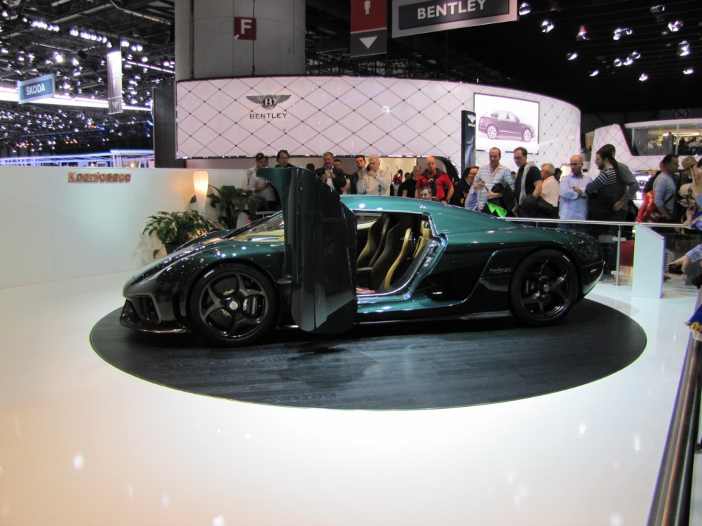 koenigseggregera8.jpg