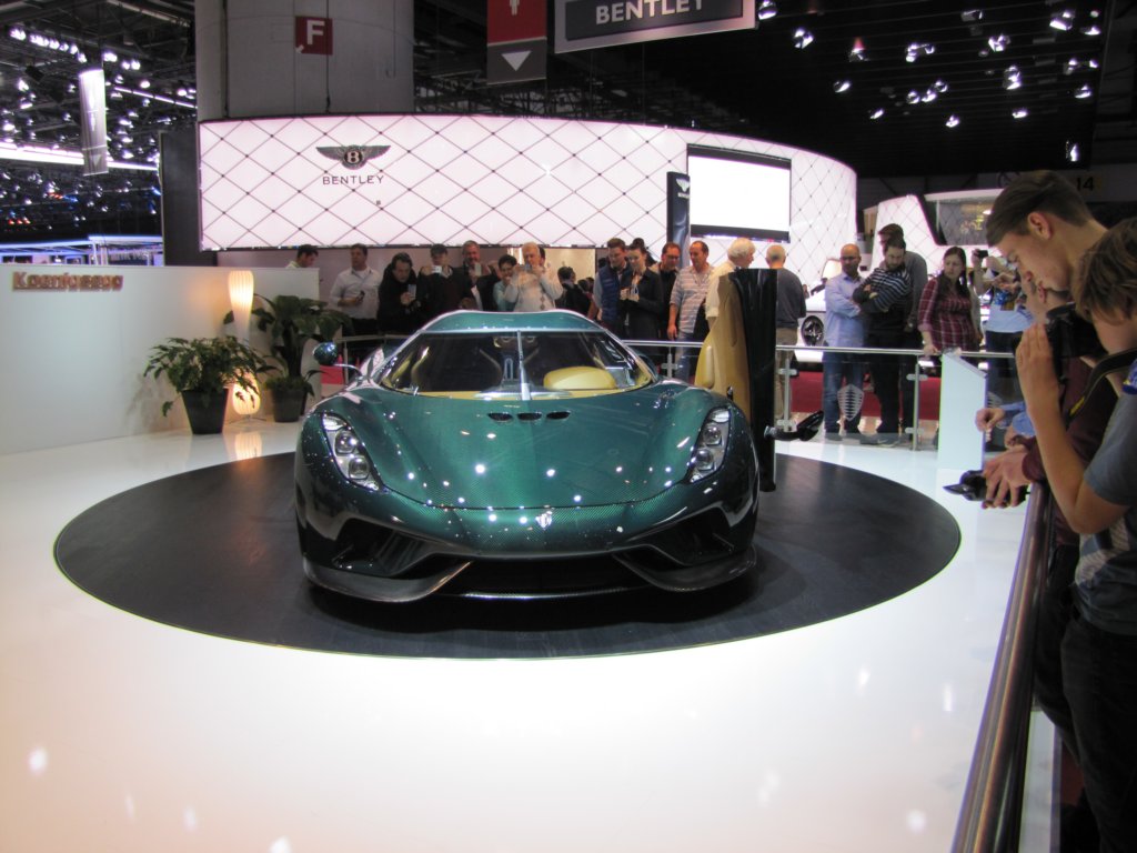 koenigseggregera94.jpg