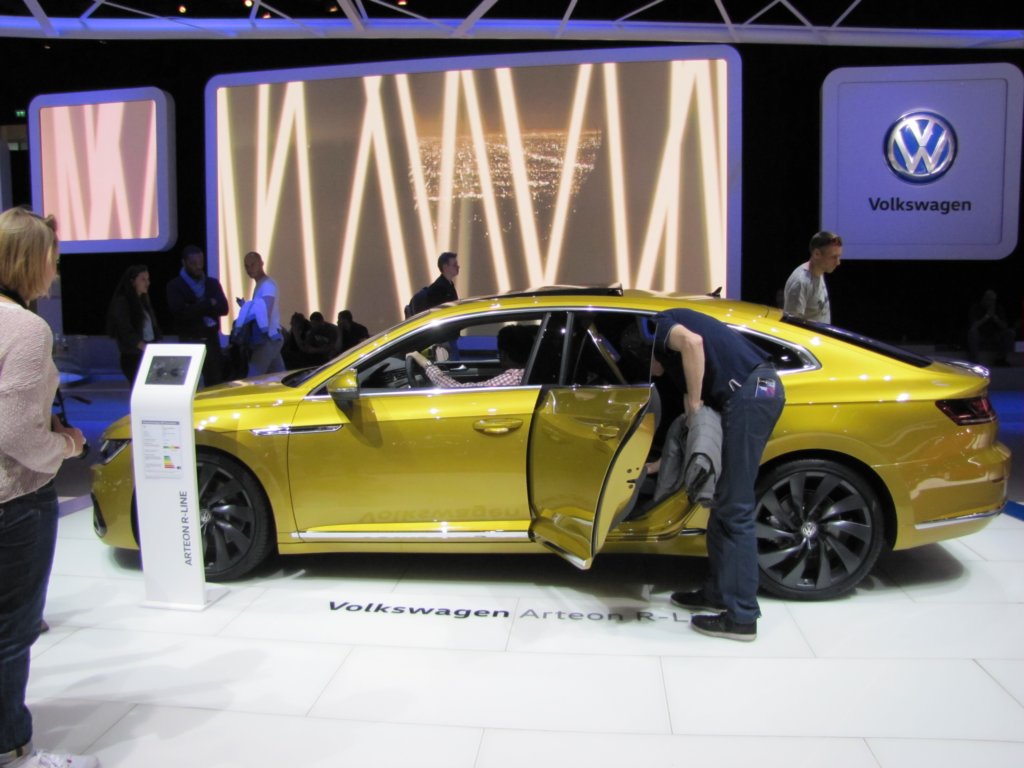 volkswagenarteon26.jpg