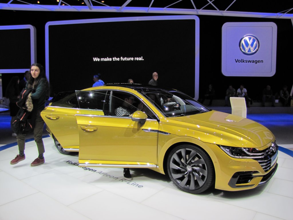 volkswagenarteon30.jpg