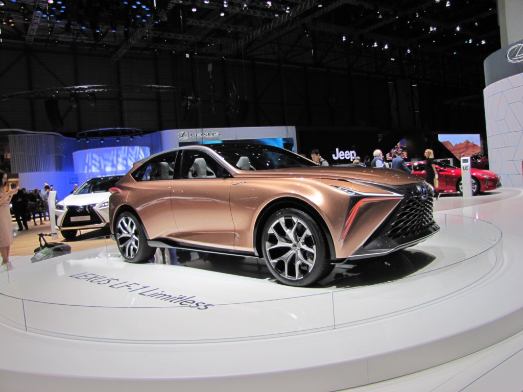 lexuslf1limitless18.jpg