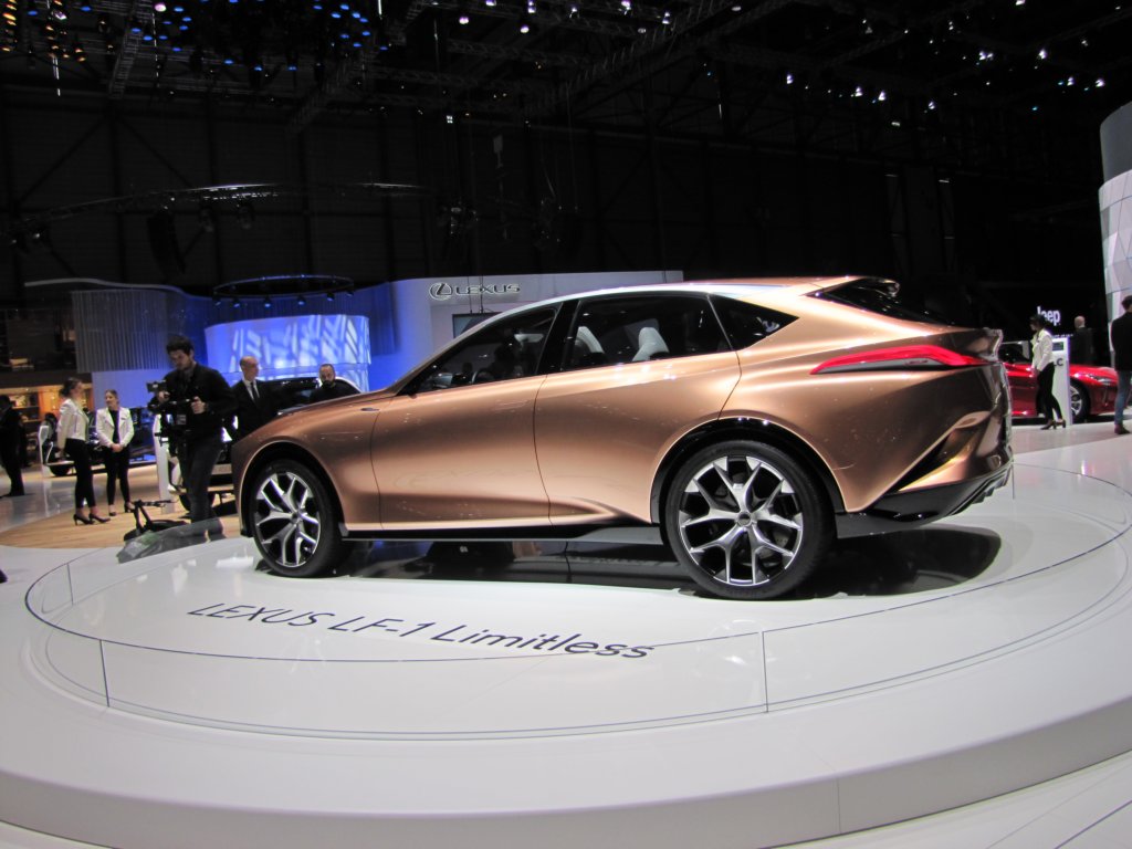 lexuslf1limitless20.jpg