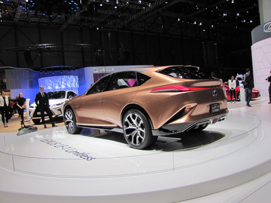 lexuslf1limitless21.jpg