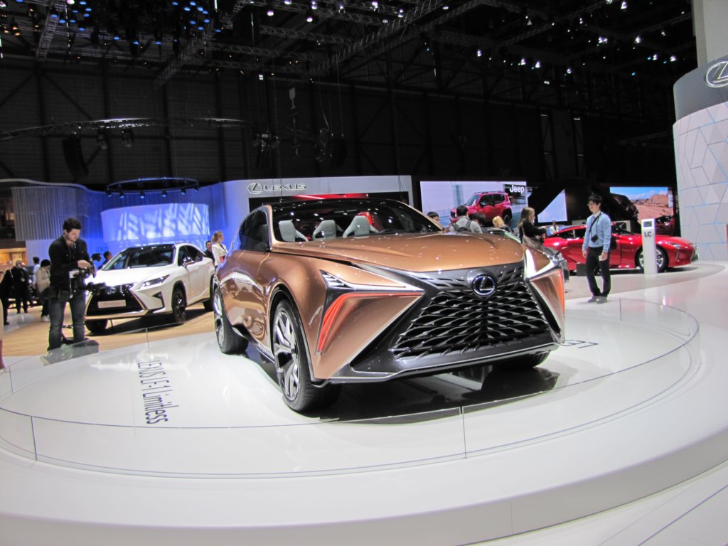 lexuslf1limitless23.jpg