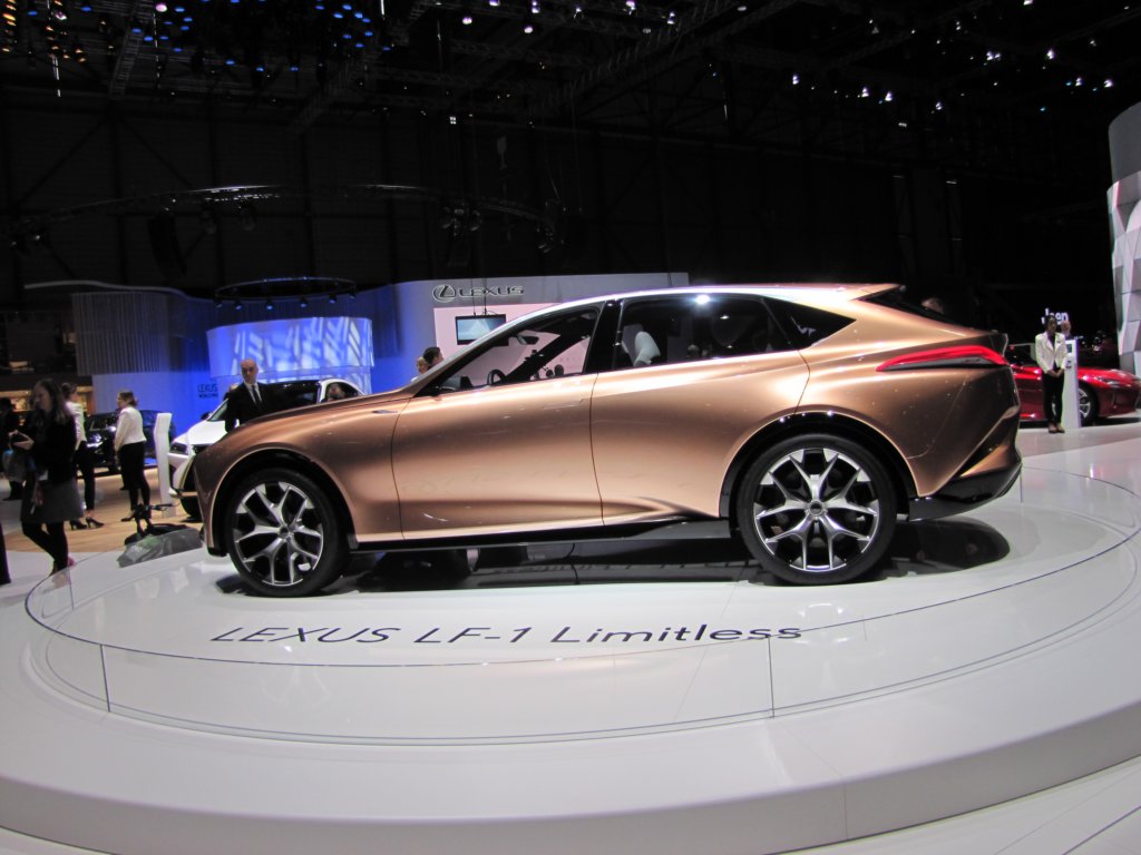 lexuslf1limitless28.jpg