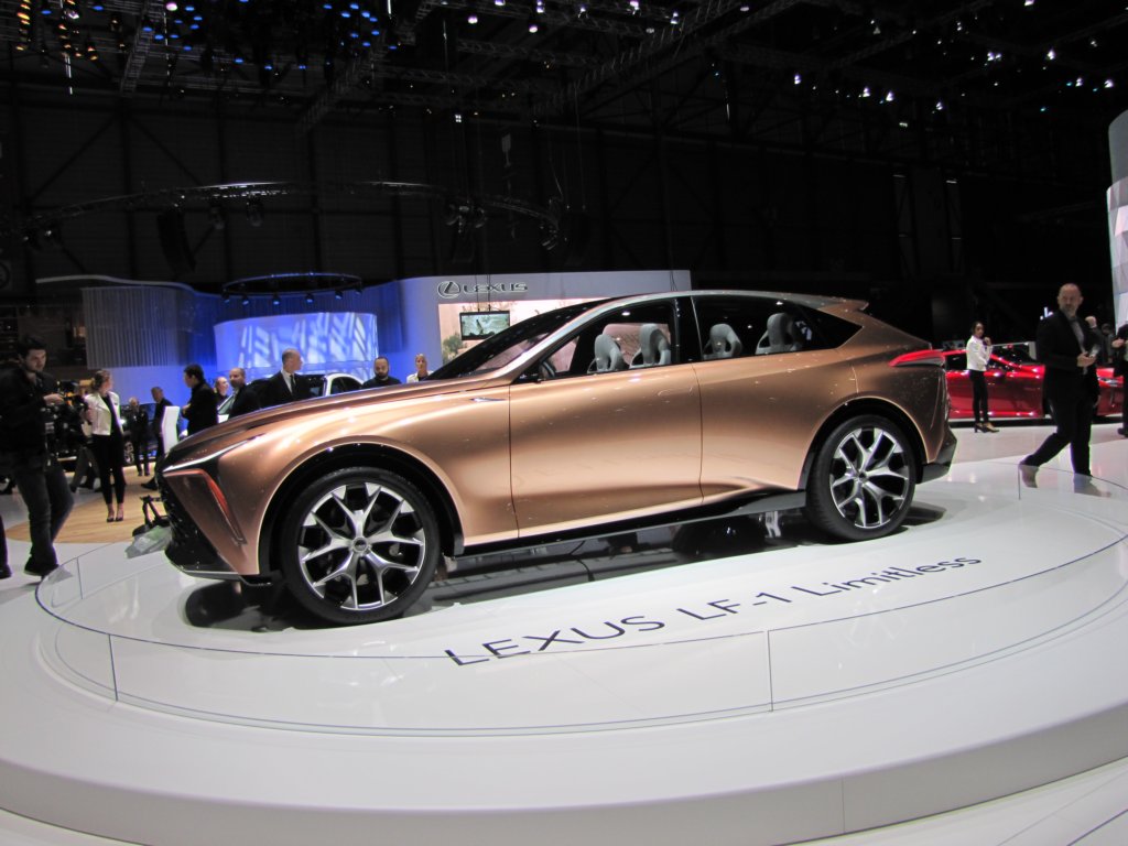 lexuslf1limitless29.jpg