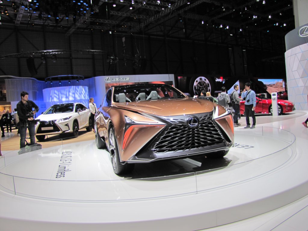 lexuslf1limitless30.jpg