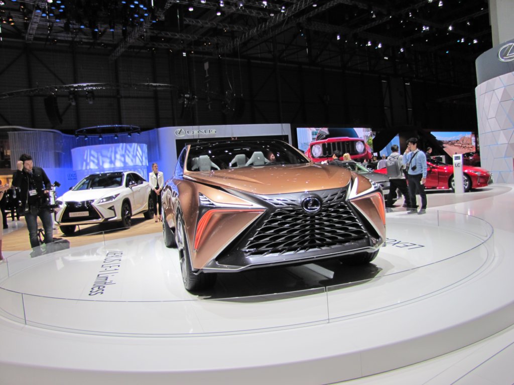 lexuslf1limitless33.jpg