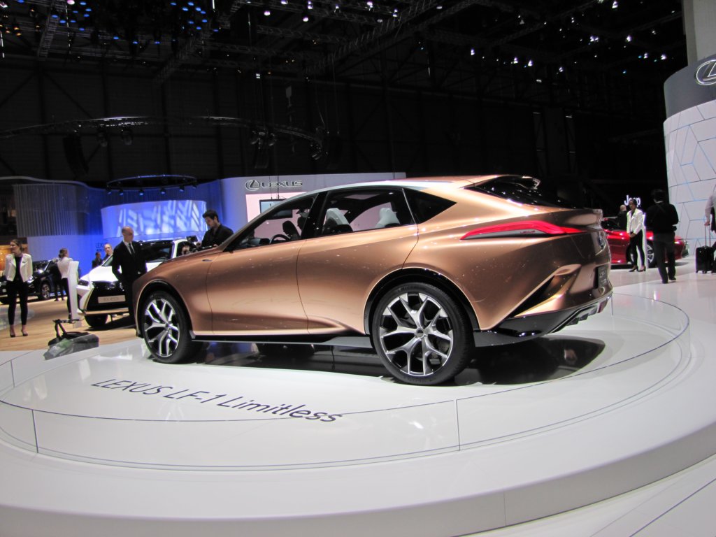 lexuslf1limitless37.jpg