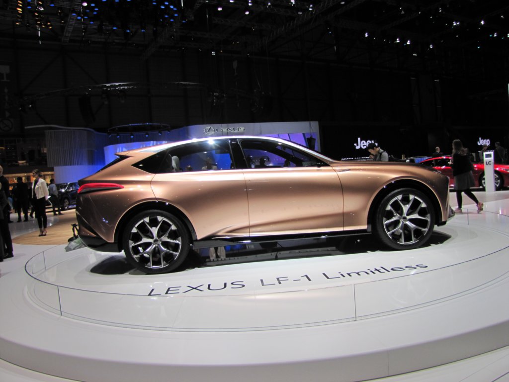 lexuslf1limitless38.jpg