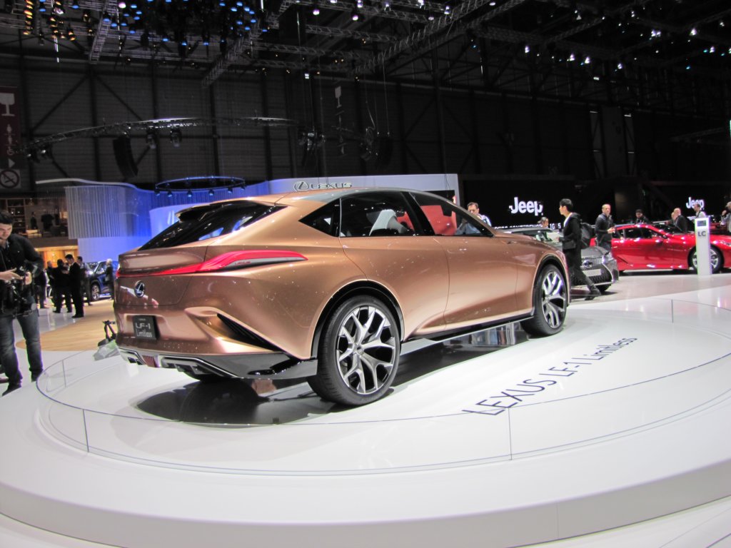 lexuslf1limitless47.jpg