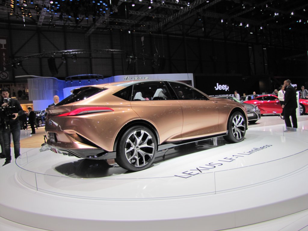 lexuslf1limitless49.jpg