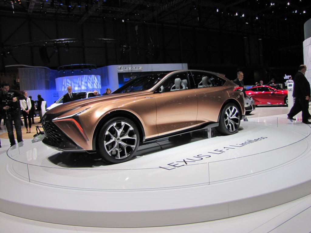 lexuslf1limitless51.jpg