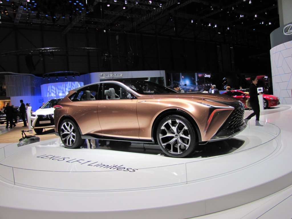 lexuslf1limitless56.jpg