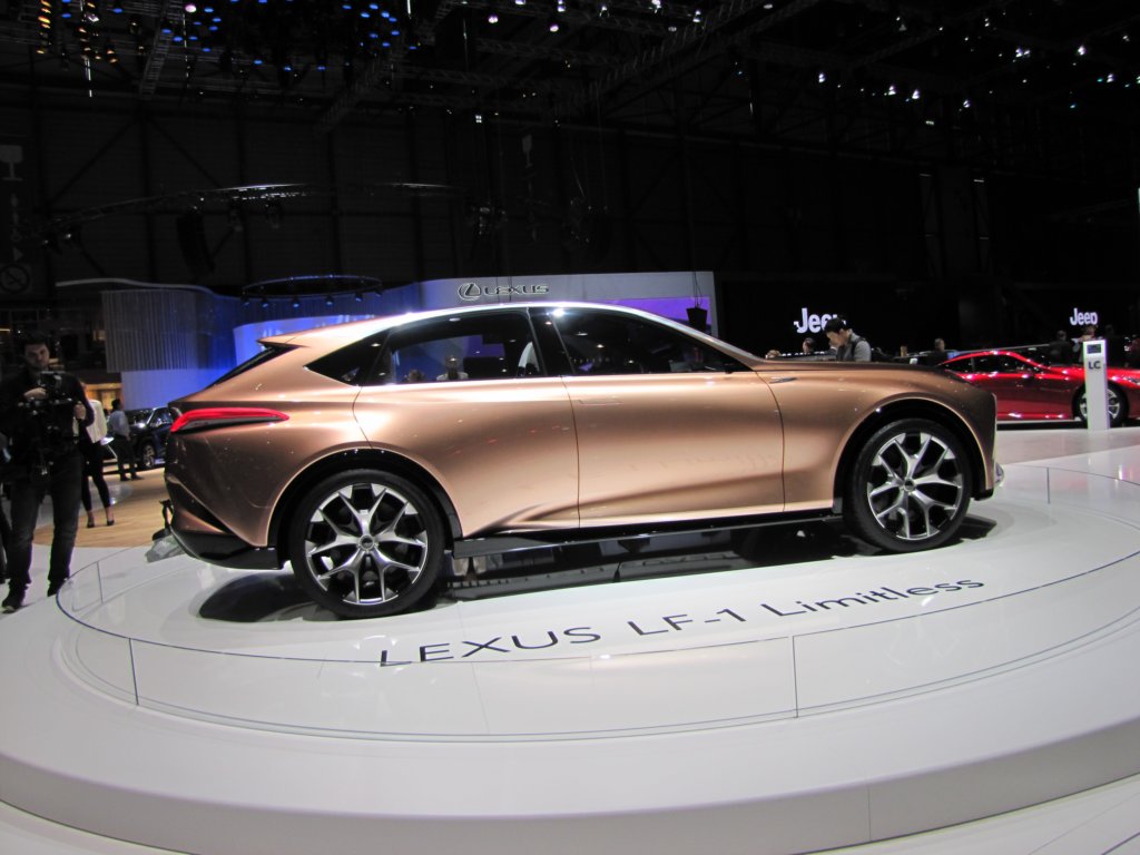 lexuslf1limitless58.jpg