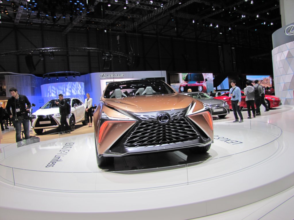 lexuslf1limitless59.jpg