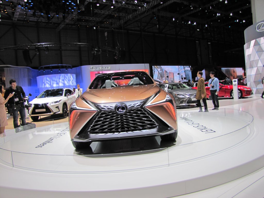 lexuslf1limitless61.jpg