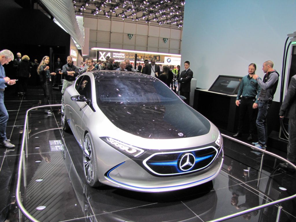 mercedesbenzconcepteqa6.jpg
