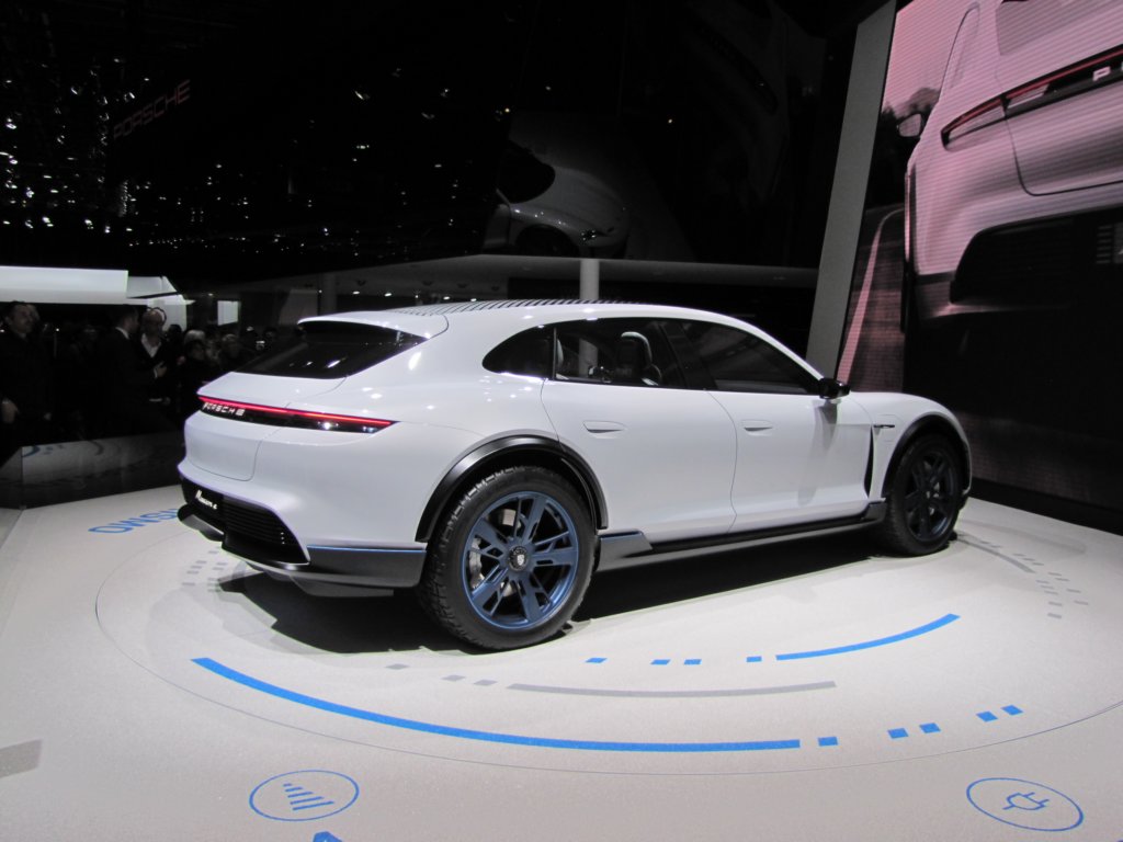 porschemissionecrossturismo10.jpg