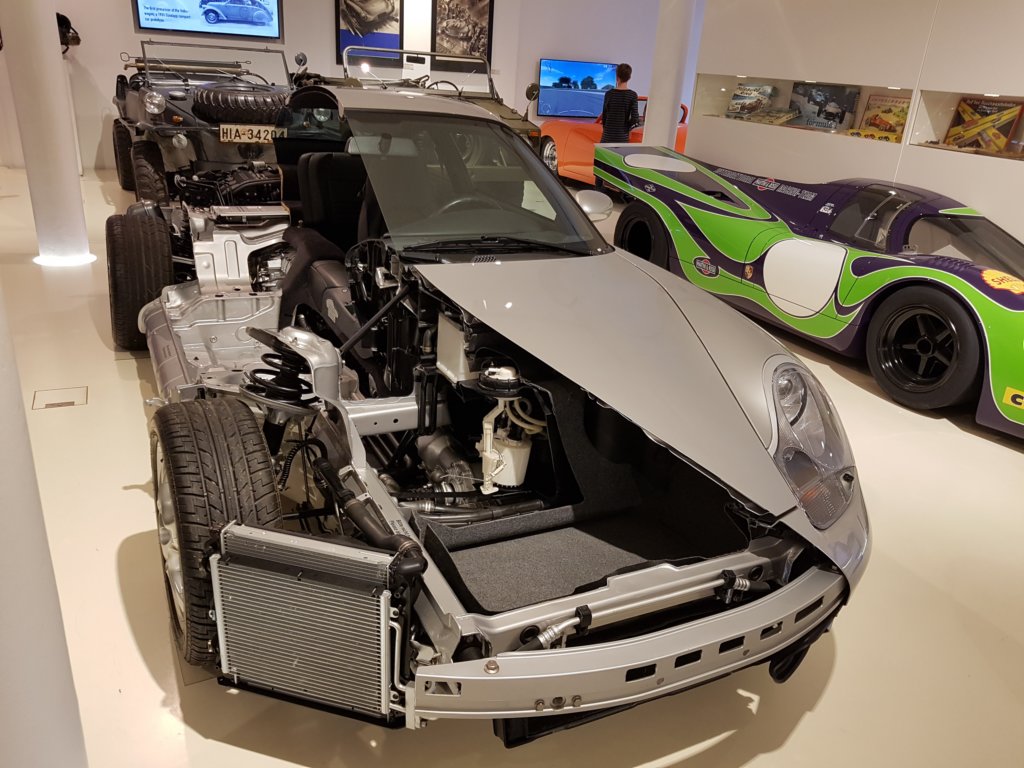 porsche911carrera499619982.jpg