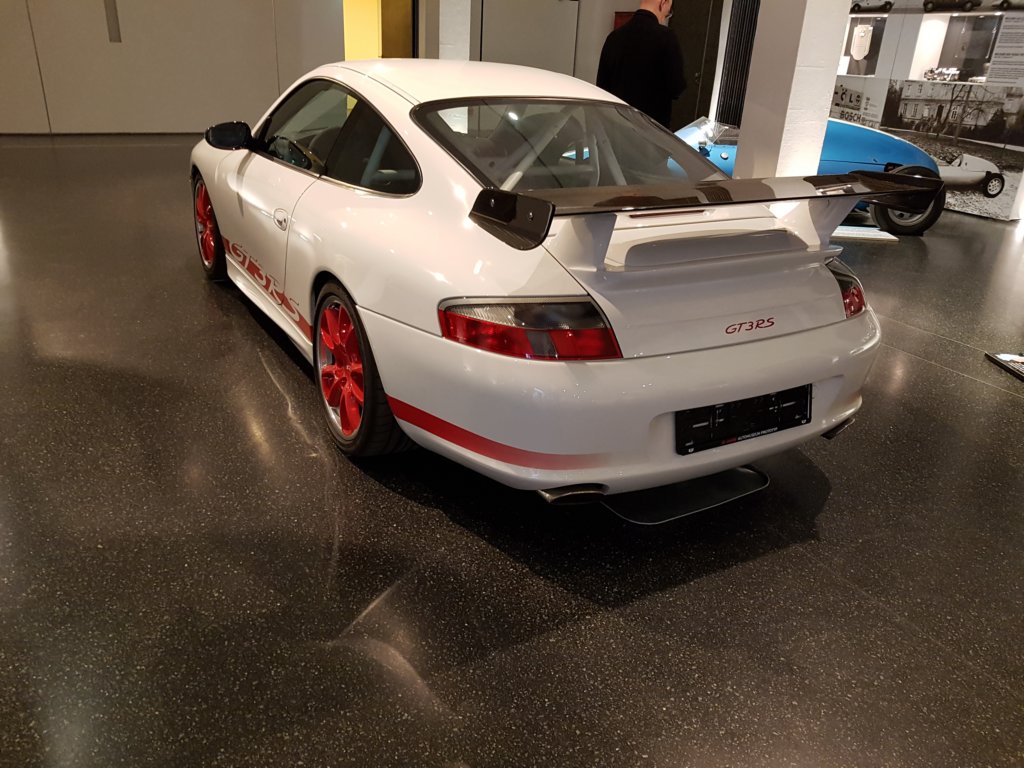 porsche911gt3rs2004.jpg