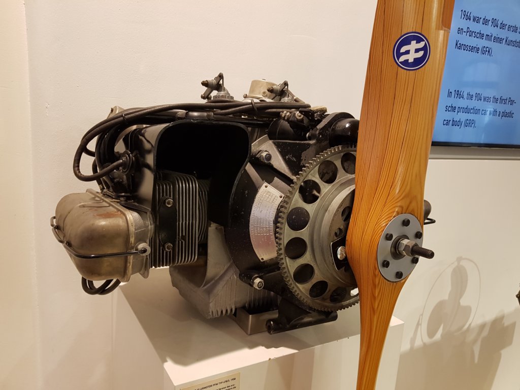 porscheflugmotorpfmtyp678319583.jpg