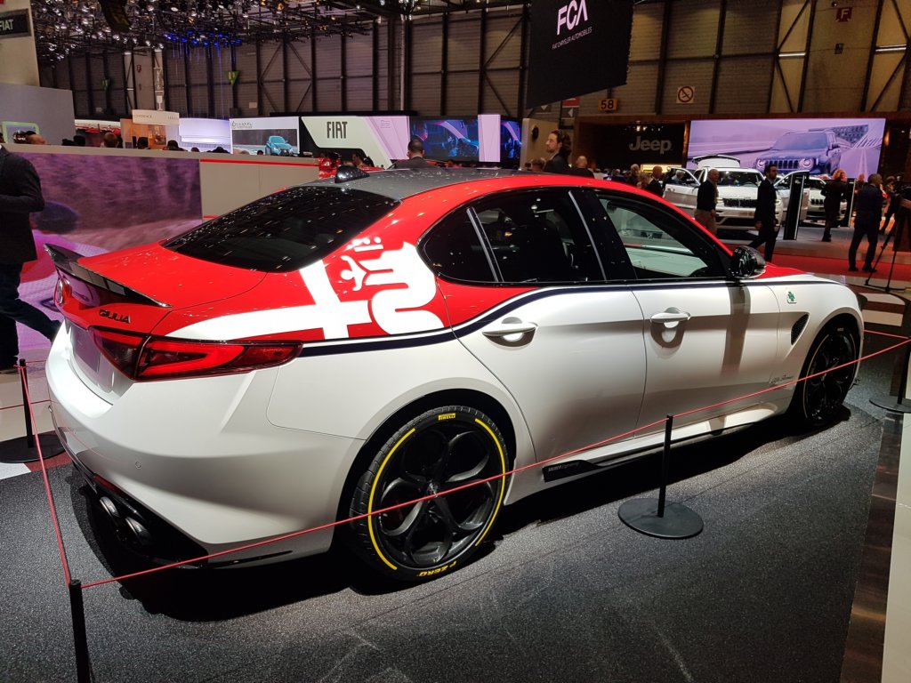 alfaromeoracinggiuliaquadrifoglio3.jpg