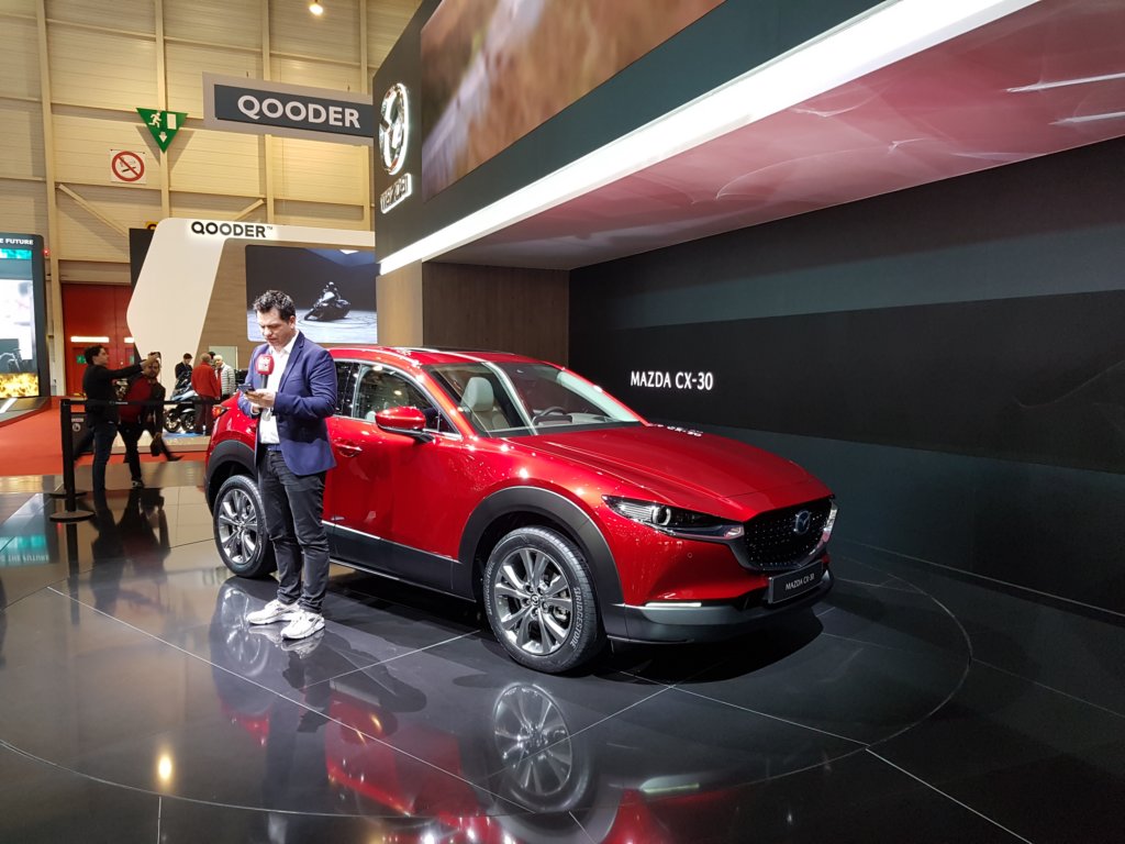 mazdacx302.jpg