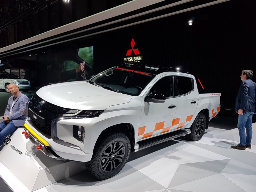 mitsubishil200mountainrescue4.jpg