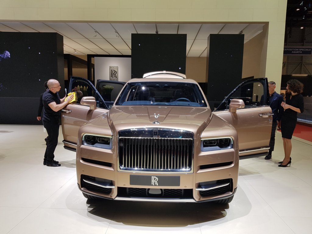 rollsroycecullinan.jpg