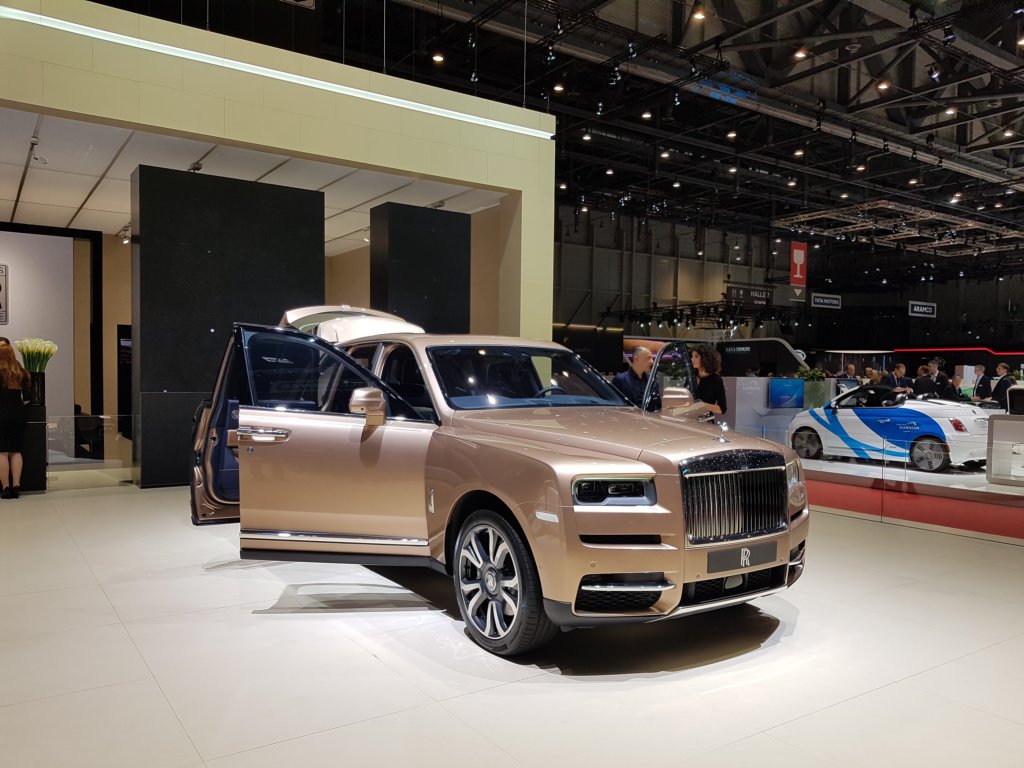 rollsroycecullinan2.jpg