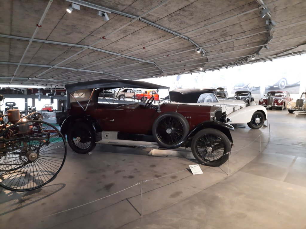 benz103019244.jpg