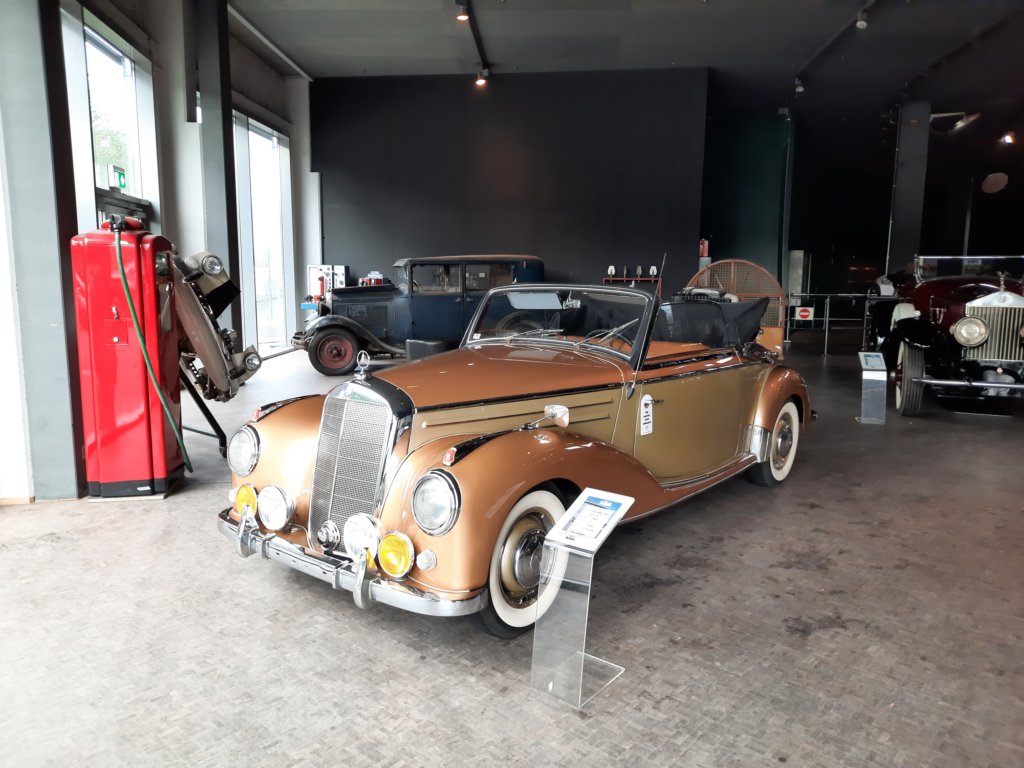mb220acabriolet19522.jpg