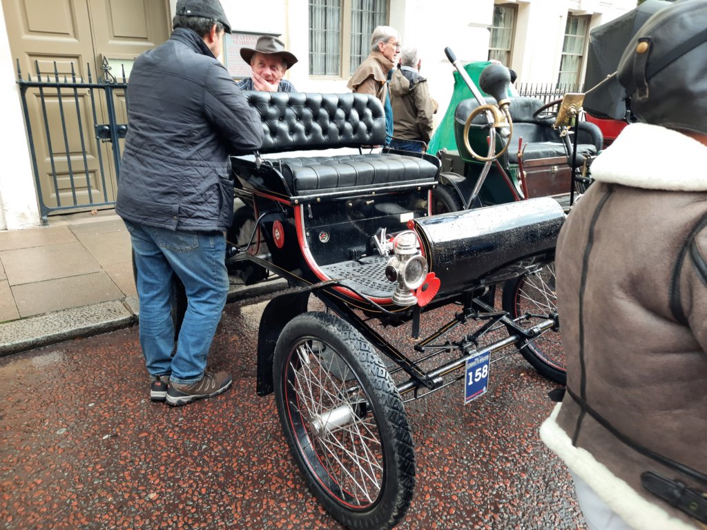 oldsmobileat16327.jpg
