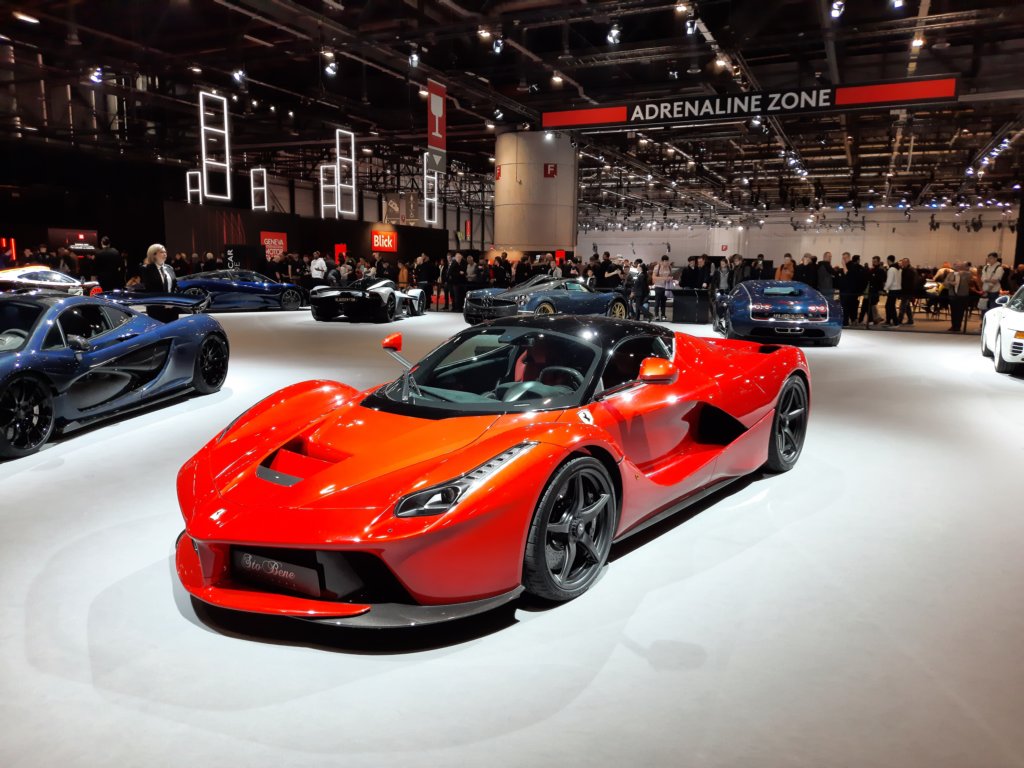 ferrarilaferrari201312.jpg