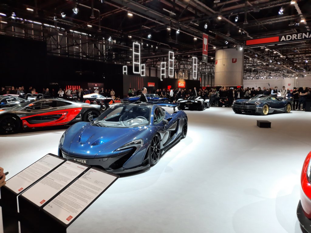 mclarenp120137.jpg