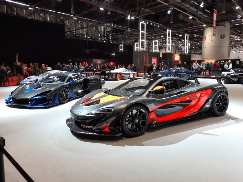 mclarenp1gtr20178.jpg