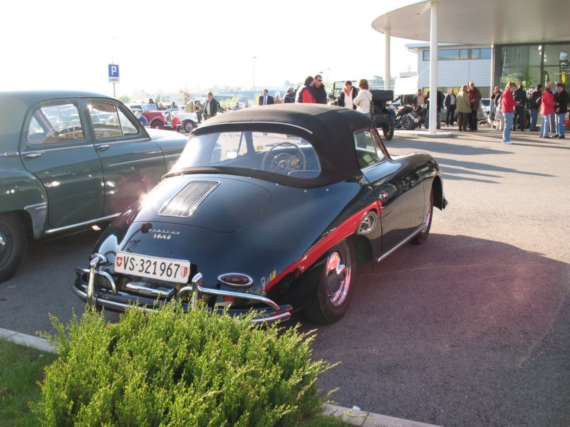 porsche3561600supervs3219673.jpg