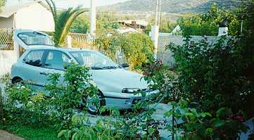 [Left front diagonal 2]